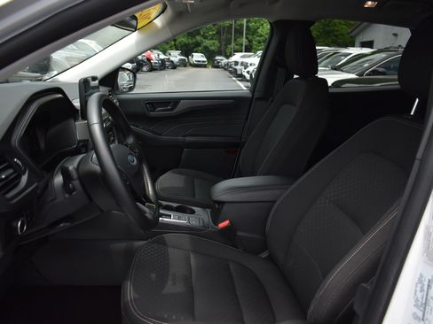 Used 2025 Ford Escape Active AWD/4WD image 14