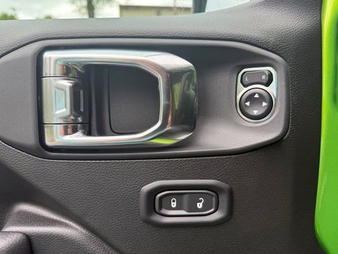 New 2025 Jeep Gladiator Sport image 14