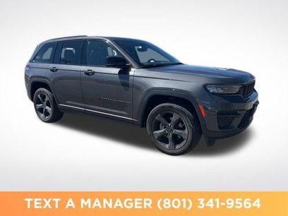 Used 2023 Jeep Grand Cherokee Altitude