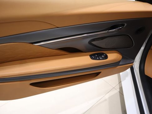 Used 2024 Aston Martin DB12 Coupe RWD image 19