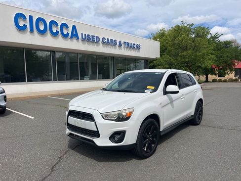 Used 2015 Mitsubishi Outlander Sport ES FWD image 1