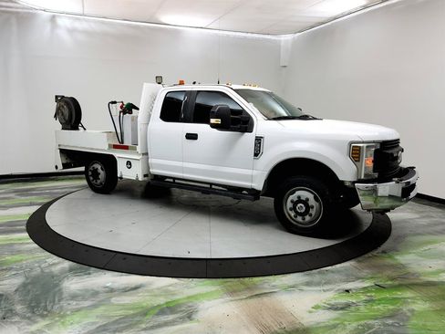 Used 2018 Ford F350 XL AWD/4WD image 3