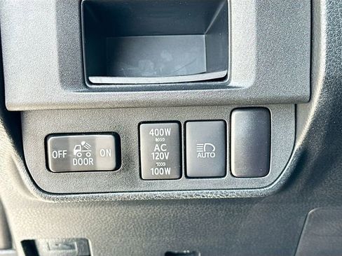 Used 2019 Toyota Tacoma TRD Sport w/ Technology Package RWD image 10