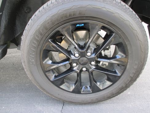 Used 2023 Jeep Wrangler Unlimited Sahara w/ Cold Weather Group image 9