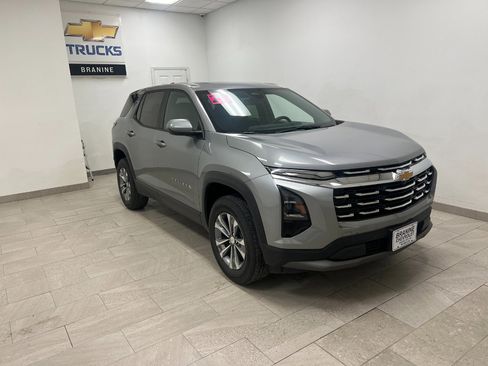Used 2025 Chevrolet Equinox LT image 7