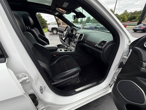 Used 2017 Jeep Grand Cherokee SRT AWD/4WD image 43