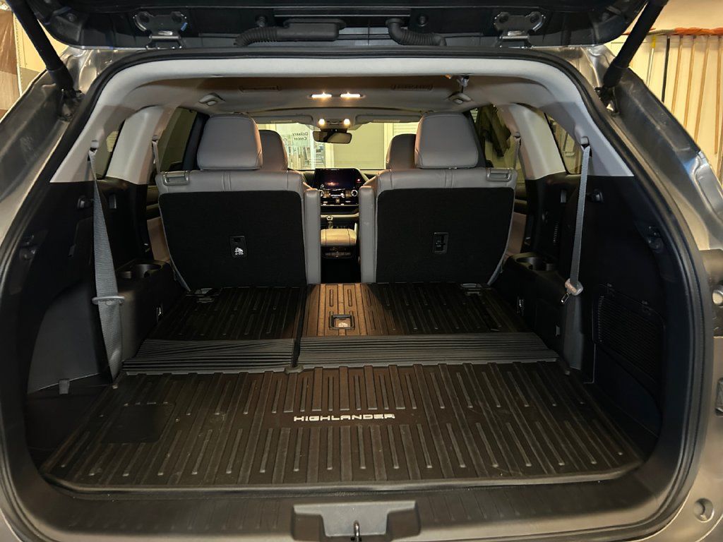 Used 2026 Toyota Highlander XLE AWD/4WD image 21