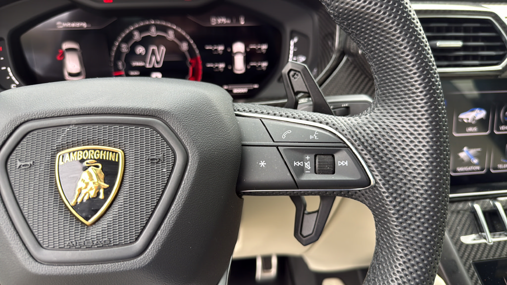 Used 2024 Lamborghini Urus S AWD/4WD image 38