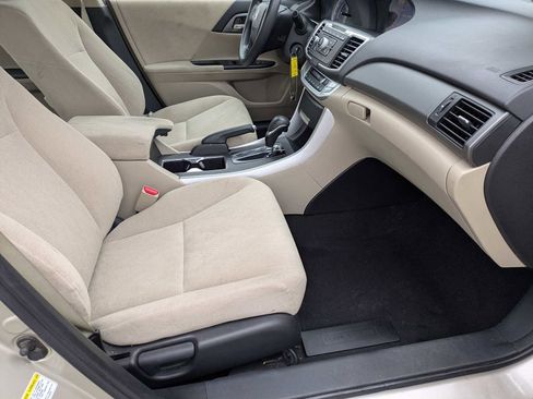 Used 2013 Honda Accord LX image 19