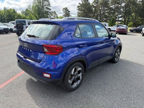 Used 2023 Hyundai Venue SEL FWD image 7