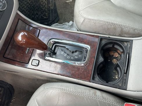 Used 2008 Buick Lucerne CXS image 18