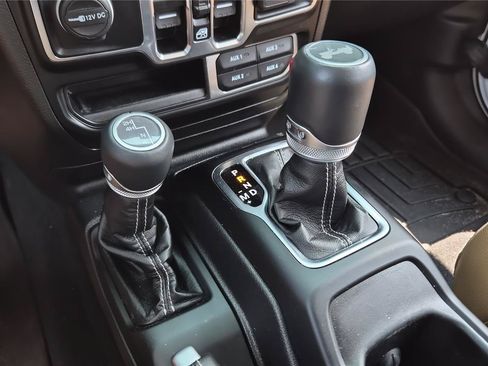 Used 2022 Jeep Wrangler Unlimited Sahara w/ Cold Weather Group AWD/4WD image 21