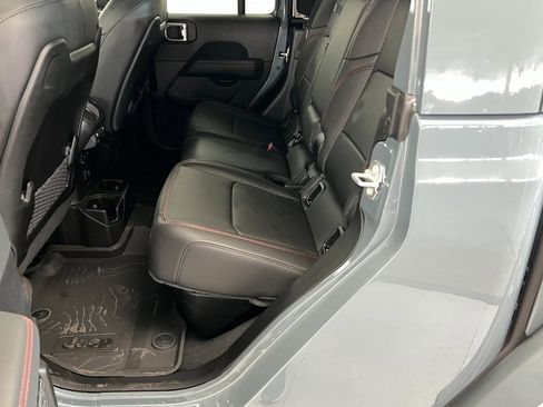 New 2025 Jeep Gladiator Rubicon AWD/4WD image 21