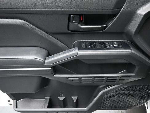 Used 2025 Toyota Tacoma SR image 10