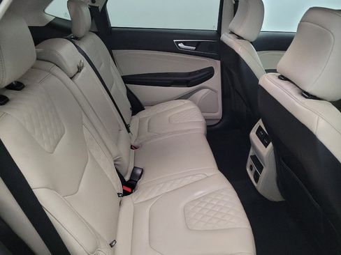 Used 2024 Ford Edge Titanium image 19
