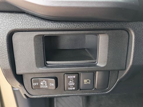 Used 2018 Toyota Tacoma TRD Sport w/ Technology Package image 15