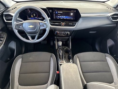 Used 2025 Chevrolet TrailBlazer LT image 16