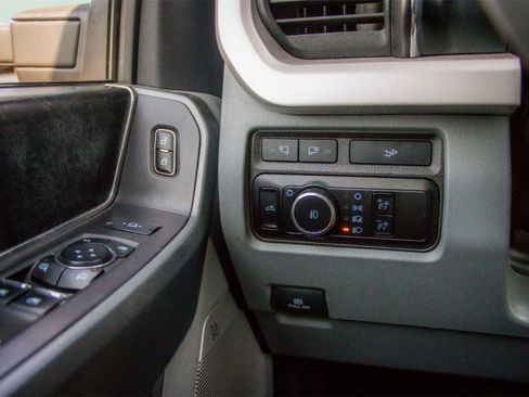 Used 2024 Ford F250 XLT w/ XLT Premium Package AWD/4WD image 14