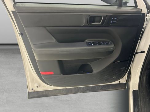 Used 2025 Hyundai Santa Fe Calligraphy FWD image 6
