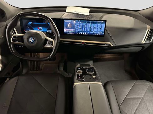 Used 2024 BMW iX xDrive50 w/ Premium Package AWD/4WD image 14