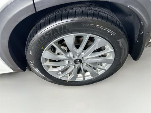 Used 2023 INFINITI QX50 Luxe FWD image 11