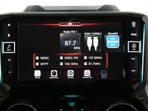 Used 2018 Jeep Wrangler Unlimited Rubicon w/ Cold Weather Group AWD/4WD image 42