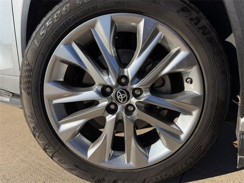 Certified 2022 Toyota Highlander Limited image 11