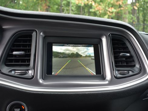 Used 2021 Dodge Challenger R/T image 10