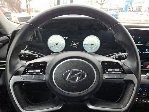 Used 2023 Hyundai Elantra SEL w/ Convenience Package image 19