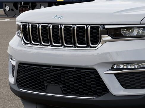 New 2025 Jeep Grand Cherokee Limited 4xe AWD/4WD image 11