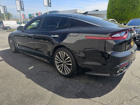 Used 2018 Kia Stinger Premium image 3
