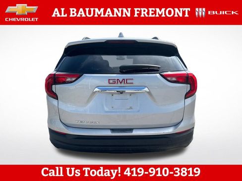 Used 2018 GMC Terrain SLE w/ Driver Convenience Package FWD image 4