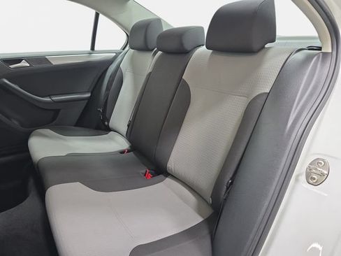 Used 2017 Volkswagen Jetta S w/ Jetta S Cold Weather Package FWD image 13