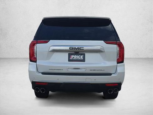 Used 2021 GMC Yukon XL Denali w/ Denali Premium Package image 7