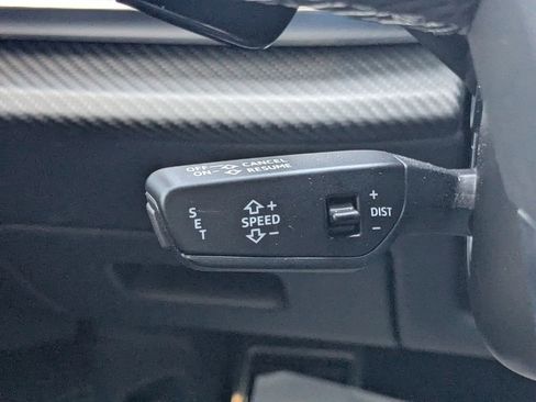 Used 2024 Audi RS Q8 image 25