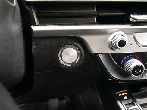 Certified 2024 Kia Telluride S w/ S Sunroof Package AWD/4WD image 27