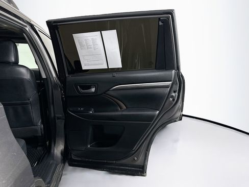 Used 2018 Toyota Highlander Limited w/ Protection Package #3 image 34