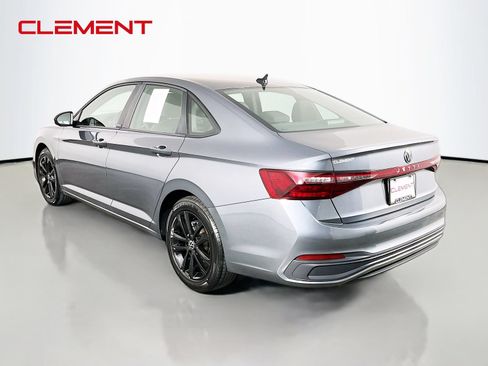 Used 2025 Volkswagen Jetta Sport FWD image 9