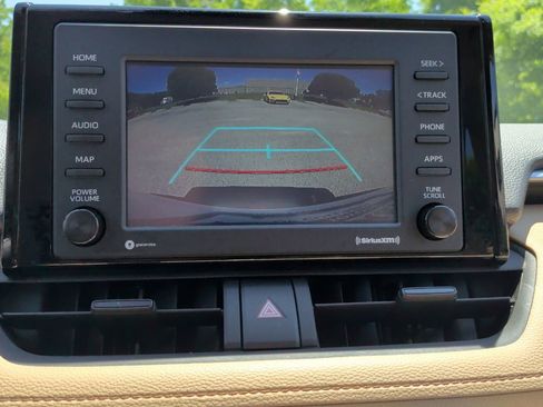 Used 2022 Toyota RAV4 XLE AWD/4WD image 20