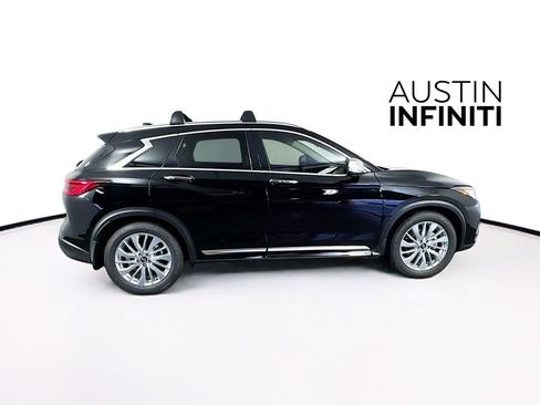 Certified 2025 INFINITI QX50 Luxe w/ Accent Package image 10