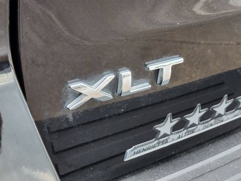 Used 2024 Ford Expedition XLT RWD image 13