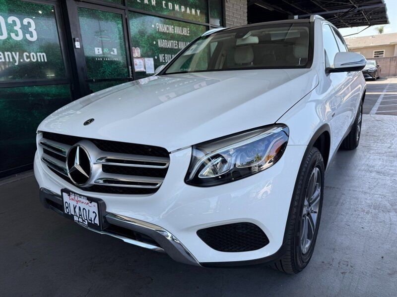 Used 2019 Mercedes-Benz GLC 350e 4MATIC image 3