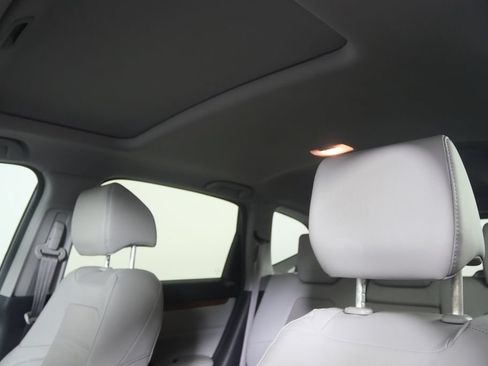 Used 2019 Honda CR-V Touring image 10