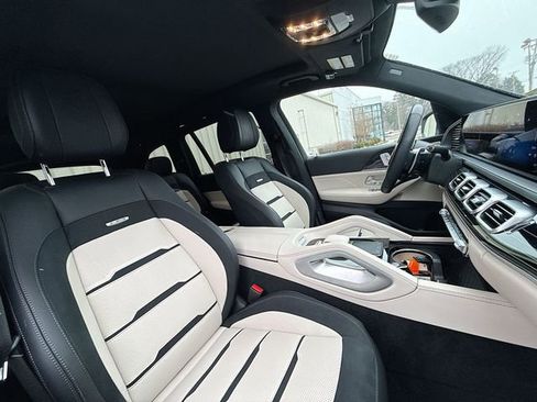 Used 2025 Mercedes-Benz GLS 63 AMG 4MATIC image 14