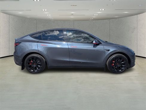 Used 2021 Tesla Model Y 2WD image 2