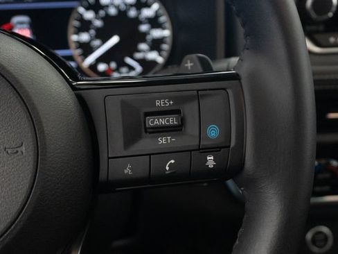 Used 2023 Nissan Rogue SV w/ SV Premium B Package FWD image 9