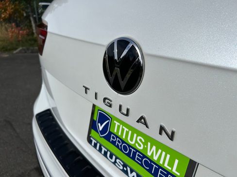 Used 2022 Volkswagen Tiguan SEL R-Line image 32