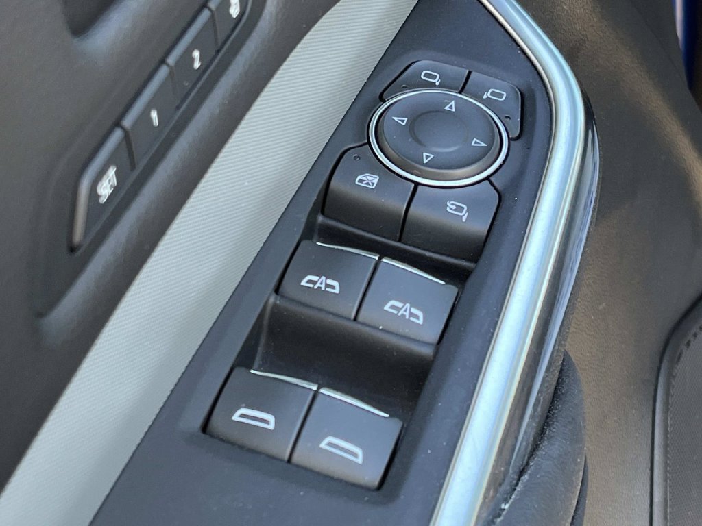 Certified 2023 Cadillac XT4 Premium Luxury FWD image 31