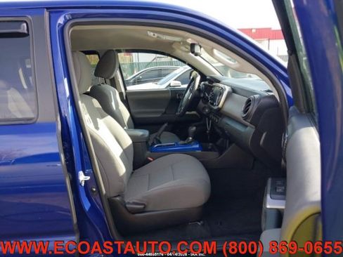 Used 2022 Toyota Tacoma SR5 AWD/4WD image 10
