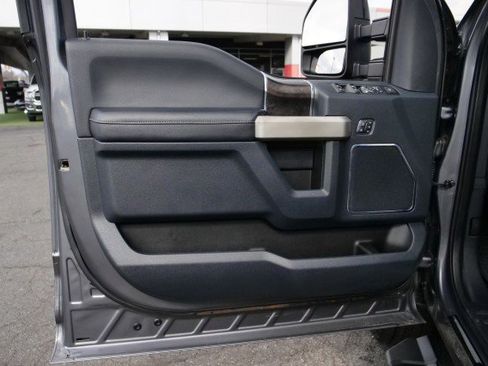 Used 2022 Ford F350 Lariat w/ Black Appearance Package image 23